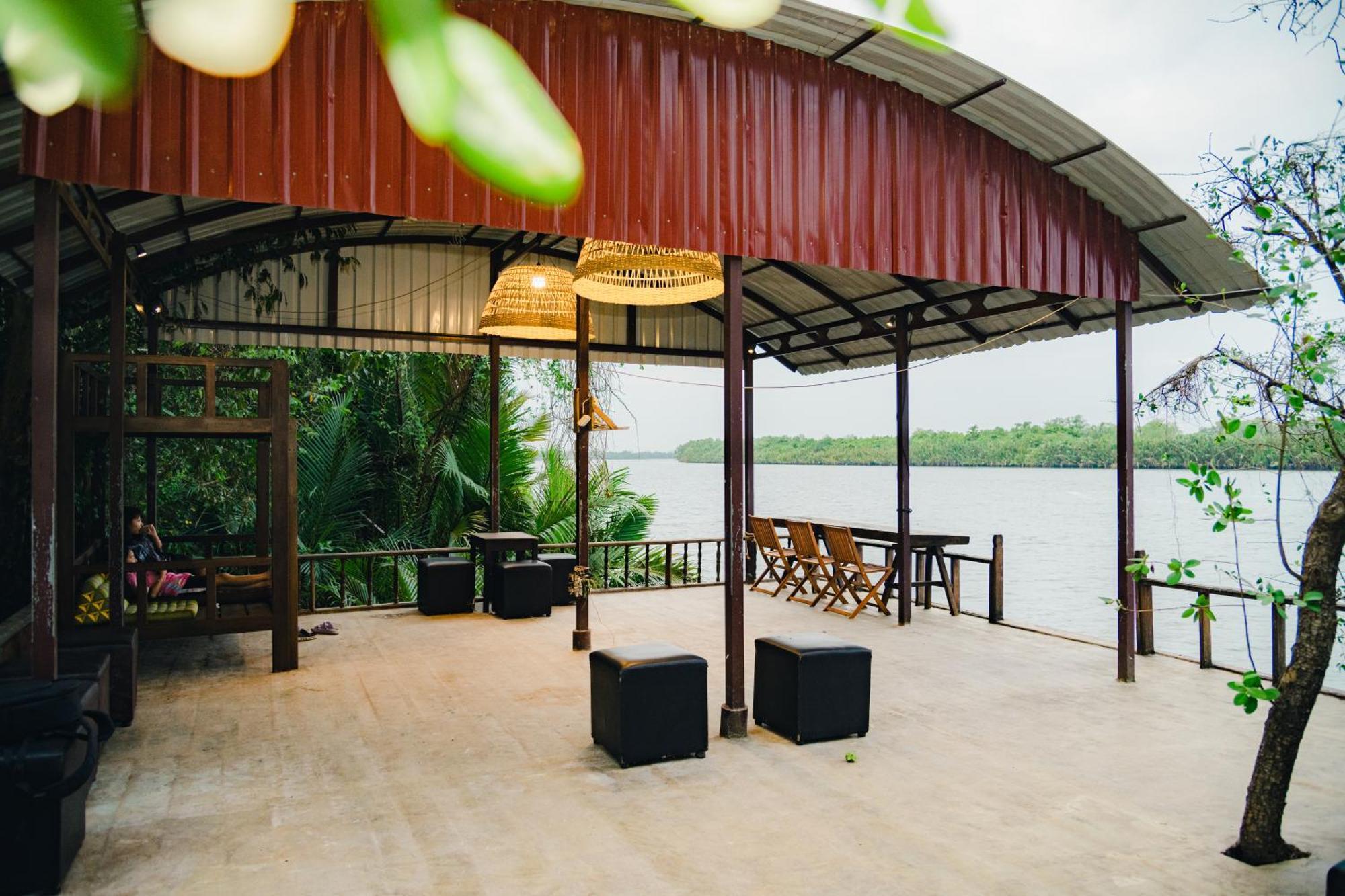 Banyan Tree Hostel Kampot Exterior photo