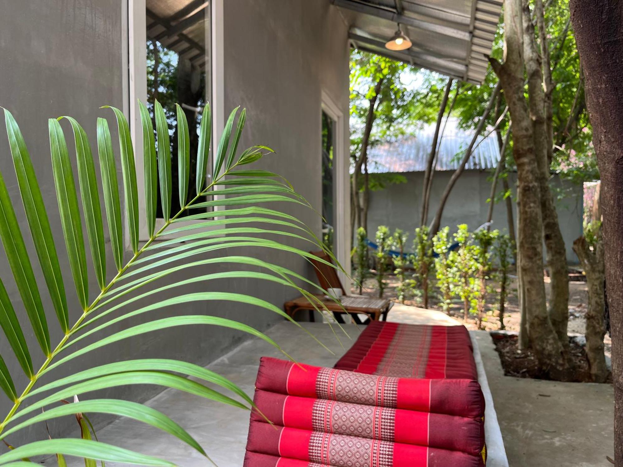 Banyan Tree Hostel Kampot Exterior photo