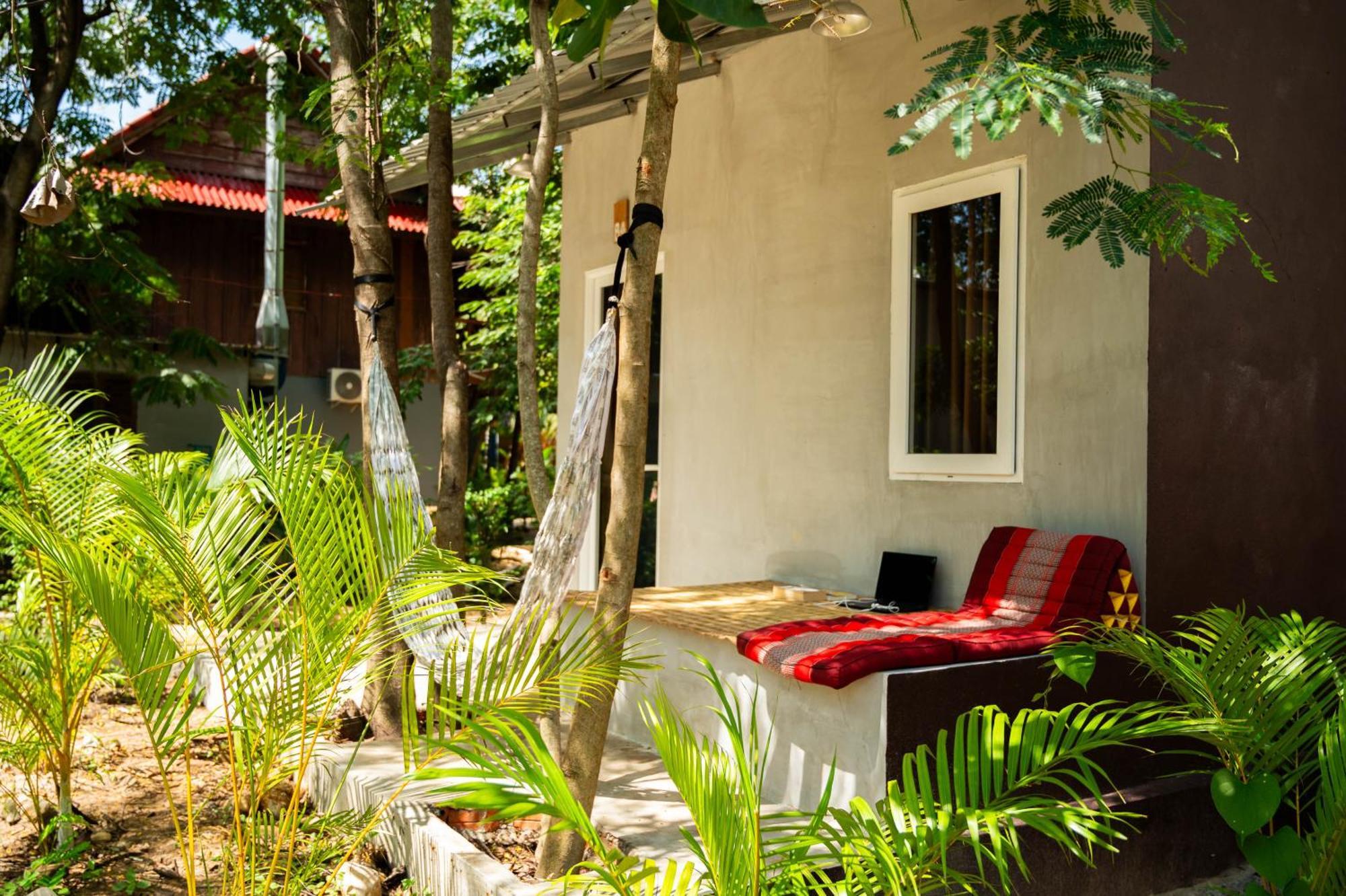 Banyan Tree Hostel Kampot Exterior photo