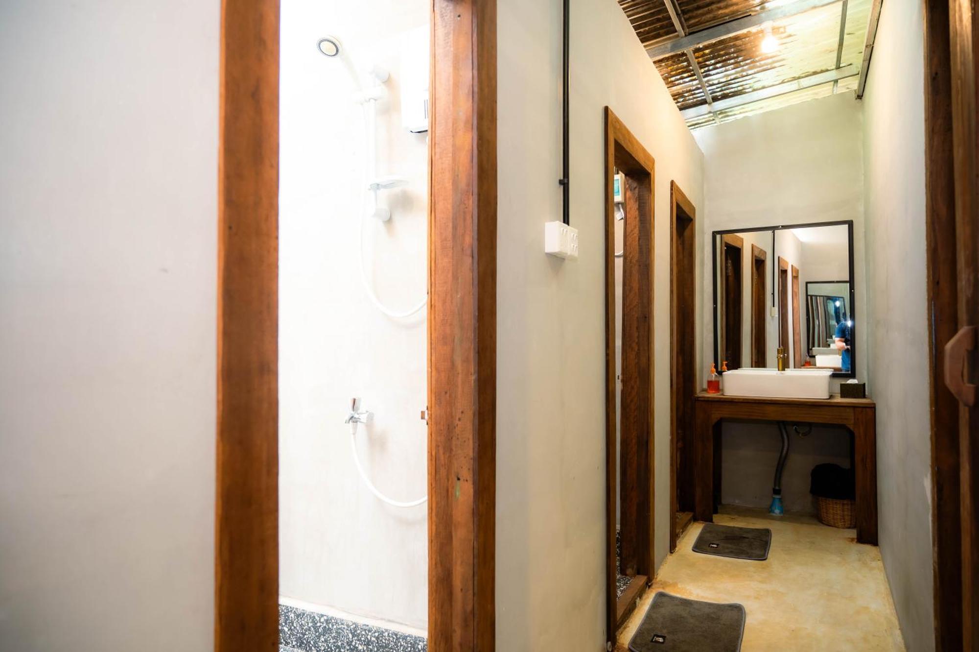 Banyan Tree Hostel Kampot Exterior photo