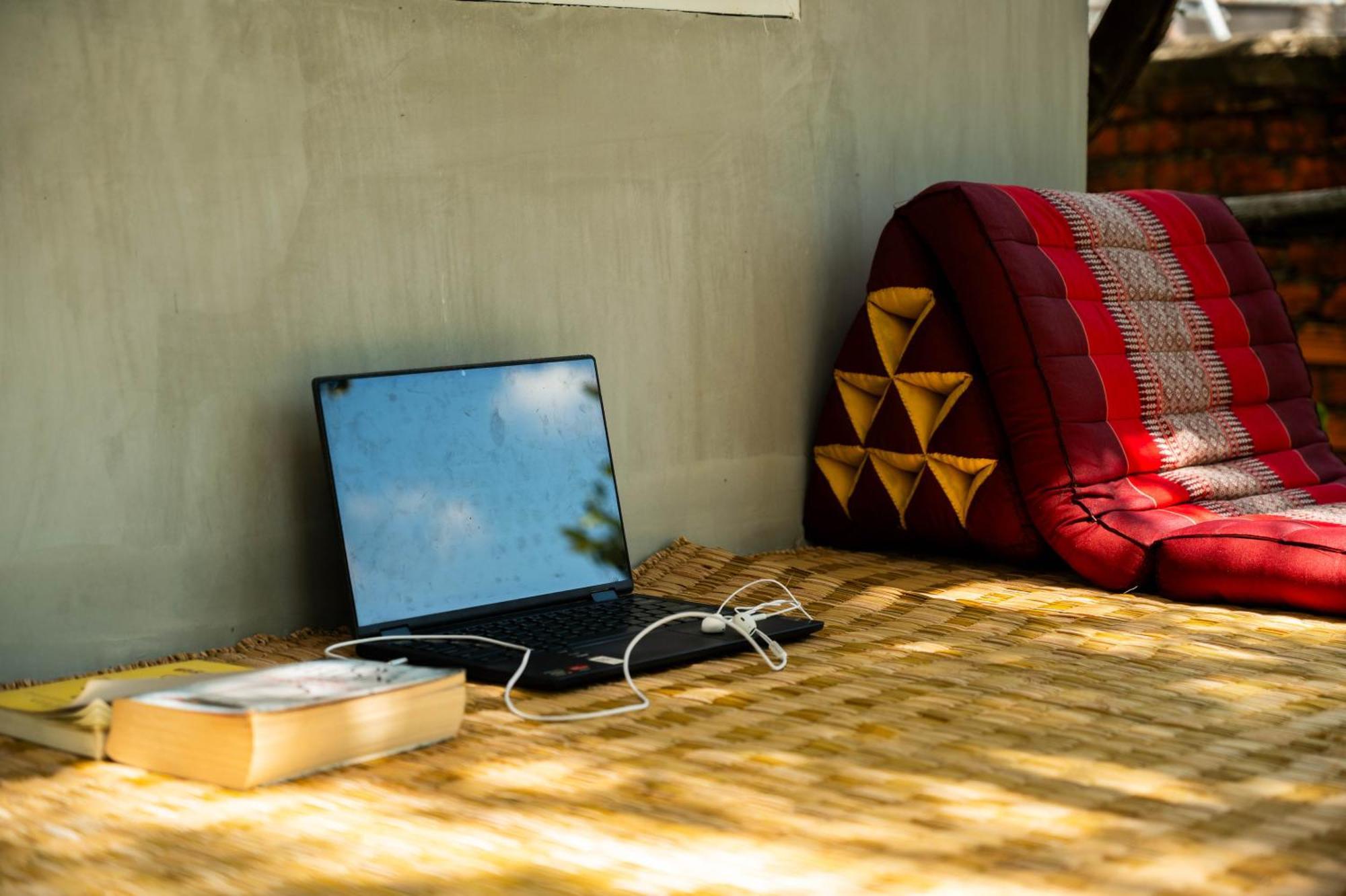 Banyan Tree Hostel Kampot Exterior photo